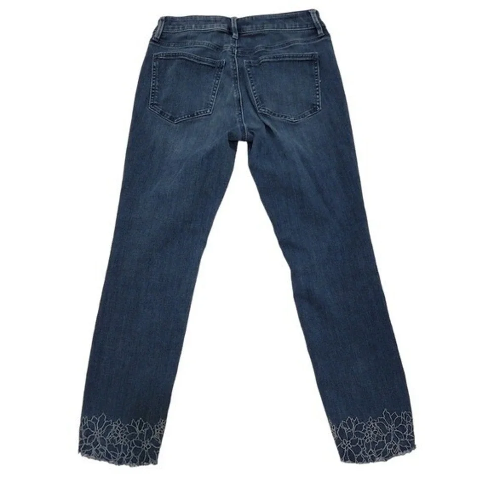Ann Taylor The Skinny Curvy Fit Jeans Blue Floral Embroidered Hem Size 2 Womens
